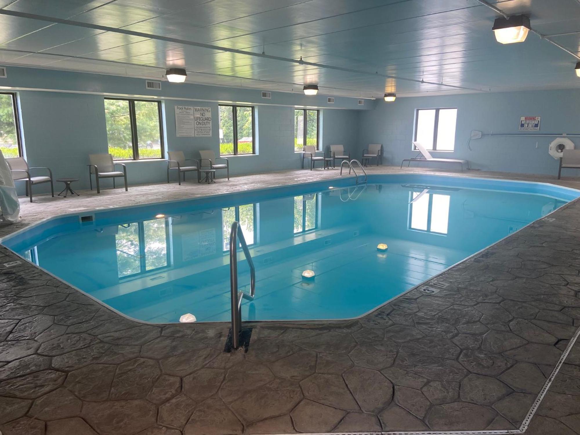 Express & Columbus Airport By Ihg 3*