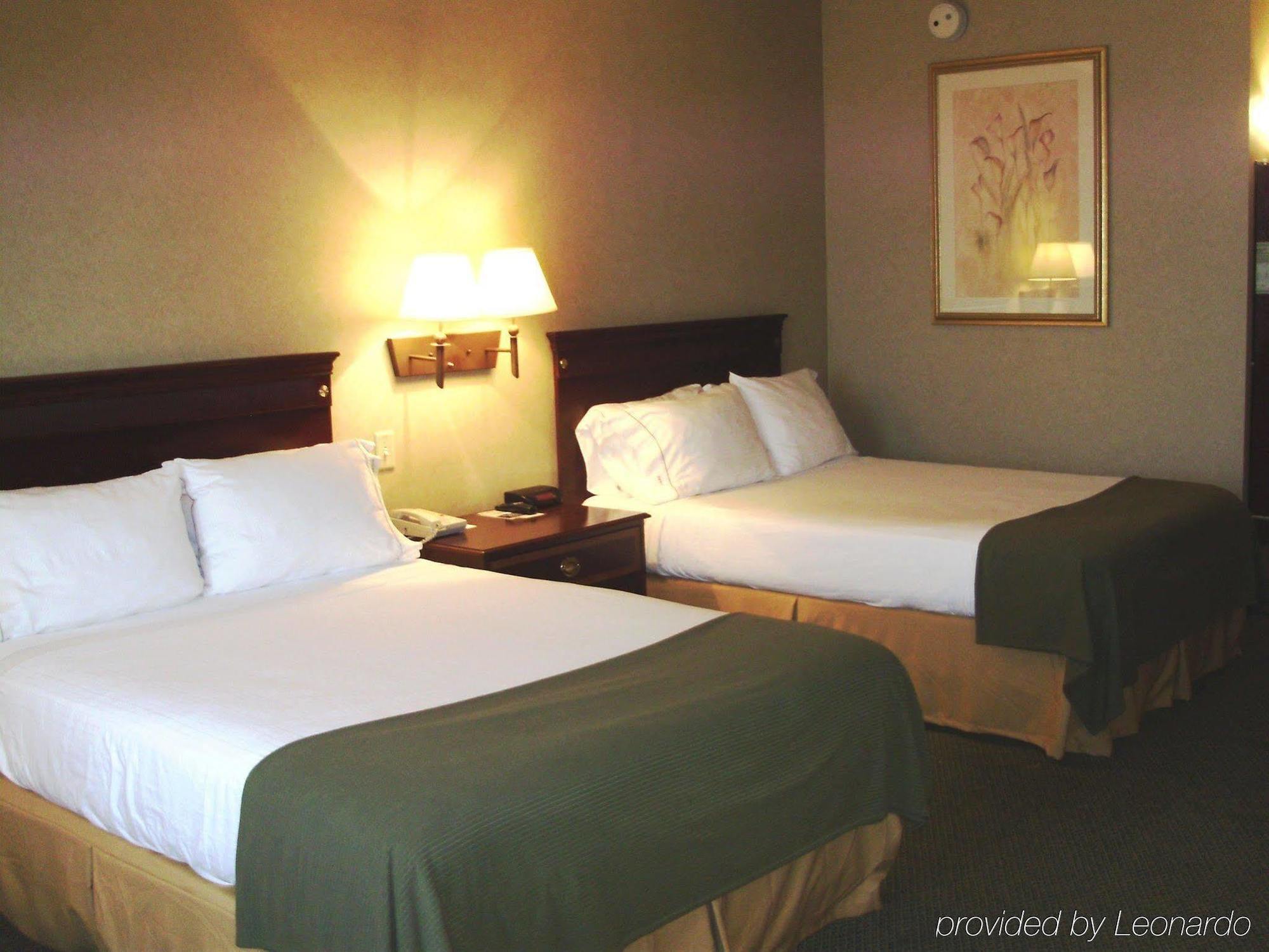Hotel Express & Columbus Airport By Ihg 3*