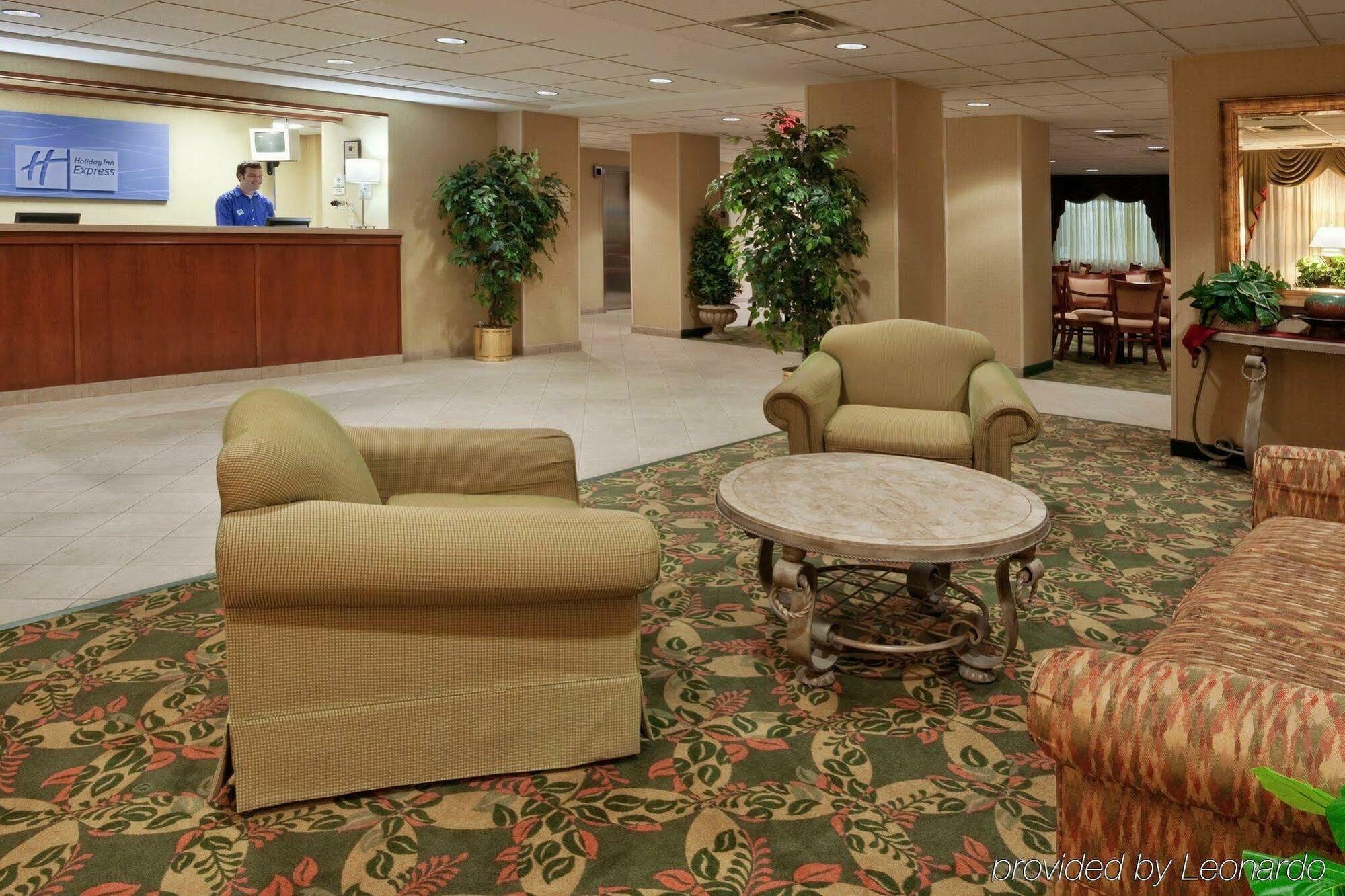 Express & Columbus Airport By Ihg