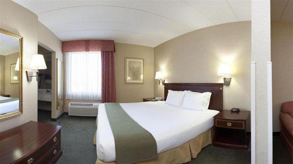 Express & Columbus Airport By Ihg Hotel