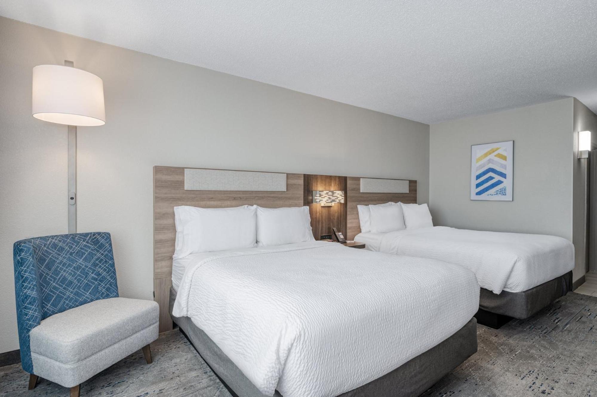 Hotel Express & Columbus Airport By Ihg