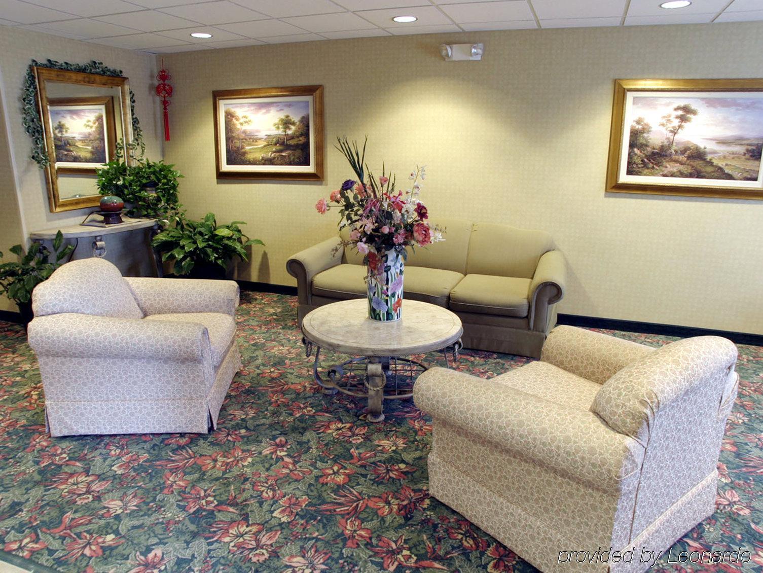 Express & Columbus Airport By Ihg Hotel