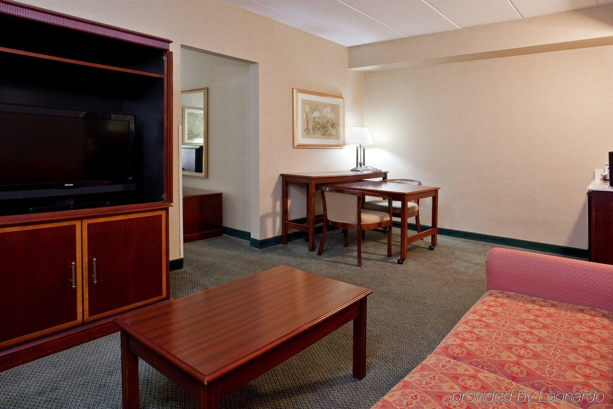 Express & Columbus Airport By Ihg Gahanna