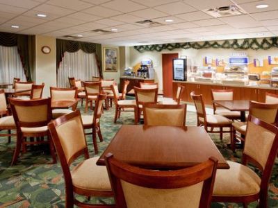 Hotel Express & Columbus Airport By Ihg Gahanna
