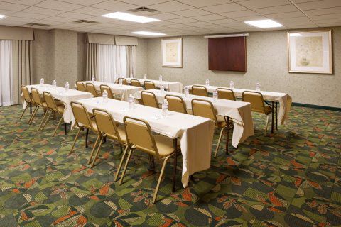 Hotel Express & Columbus Airport By Ihg Gahanna